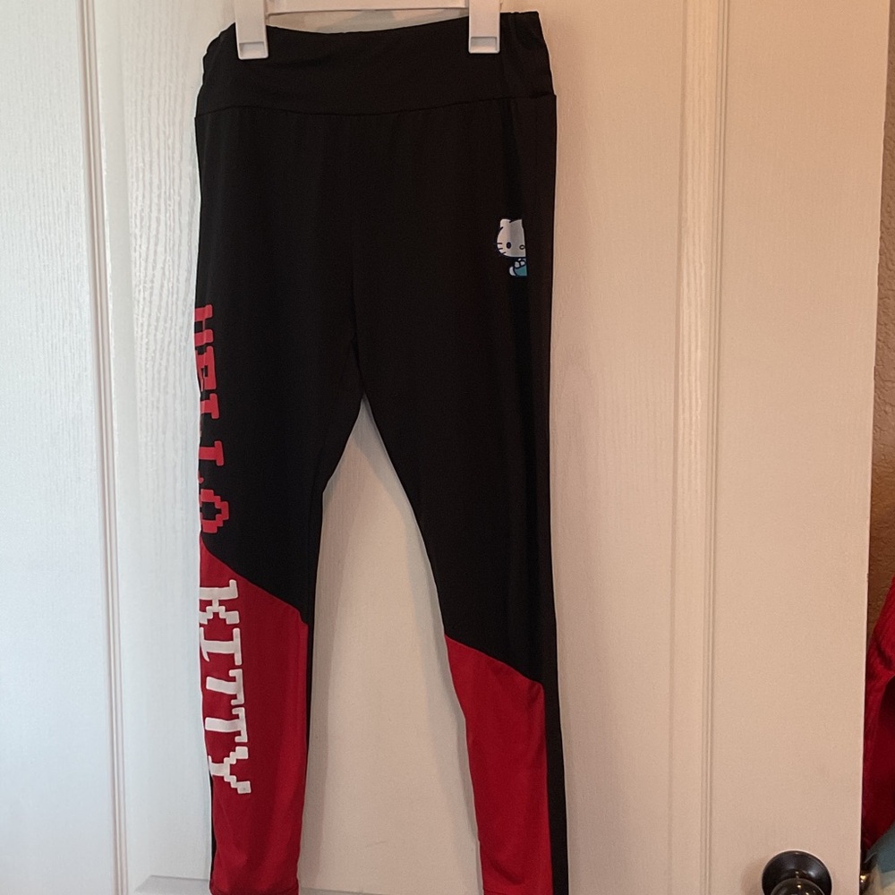 Hello Kitty Leggings in Black and Red